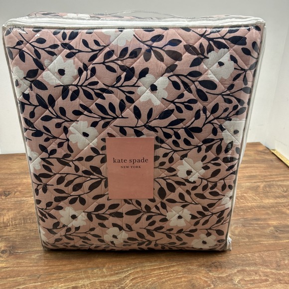 Kate Spade New York Reversible‎ Grand Floral 3pc Quilt Set Full/Queen NIP - Picture 4 of 6